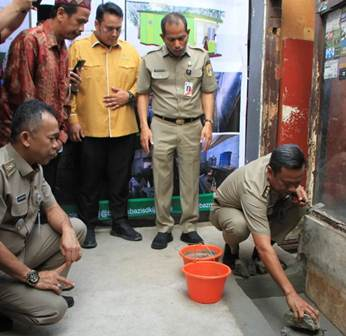 Walikota Jakarta Selatan Lakukan Peletakan Batu Pertama Bedah Rumah Baznas/Bazis